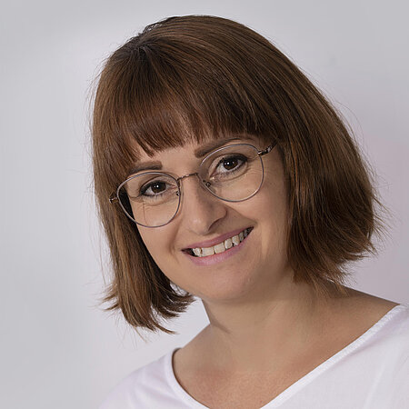 Alla Klass, Verwaltung